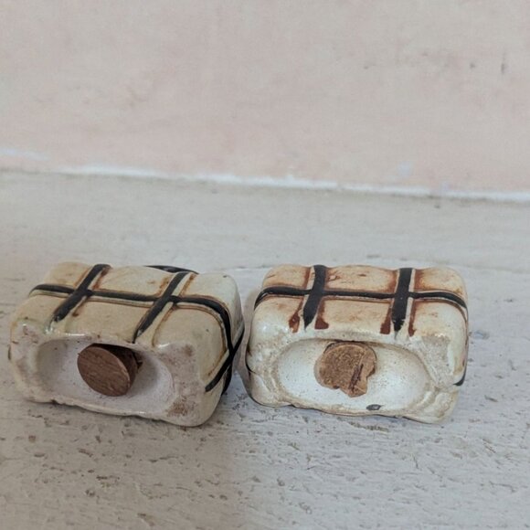 Vintage Ceramic Luggage-Themed Salt & Pepper Shakers 2.5" Pair Quirky Retro Mini - Picture 4 of 7